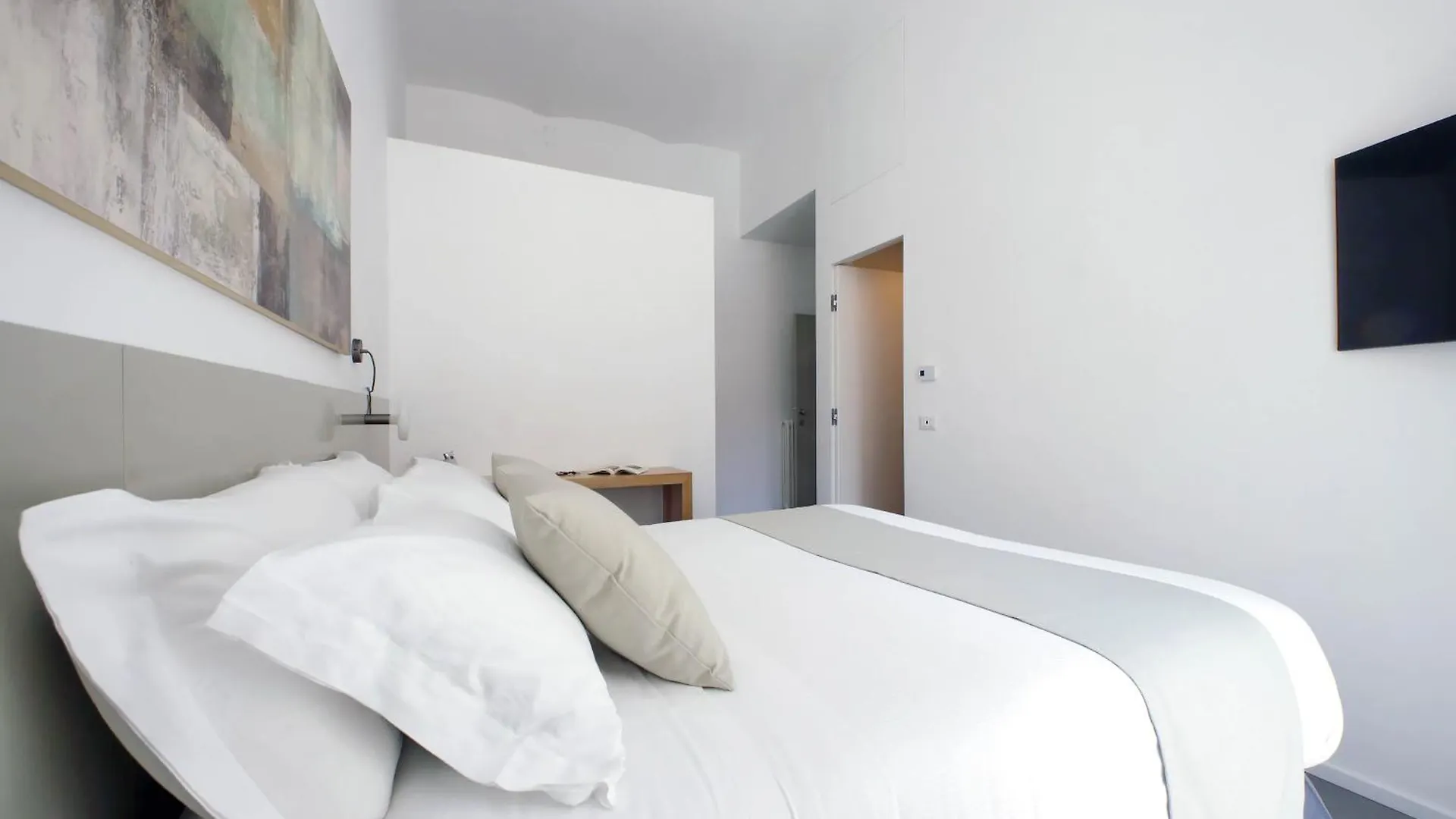Ych-Montebello - Rooms Roma