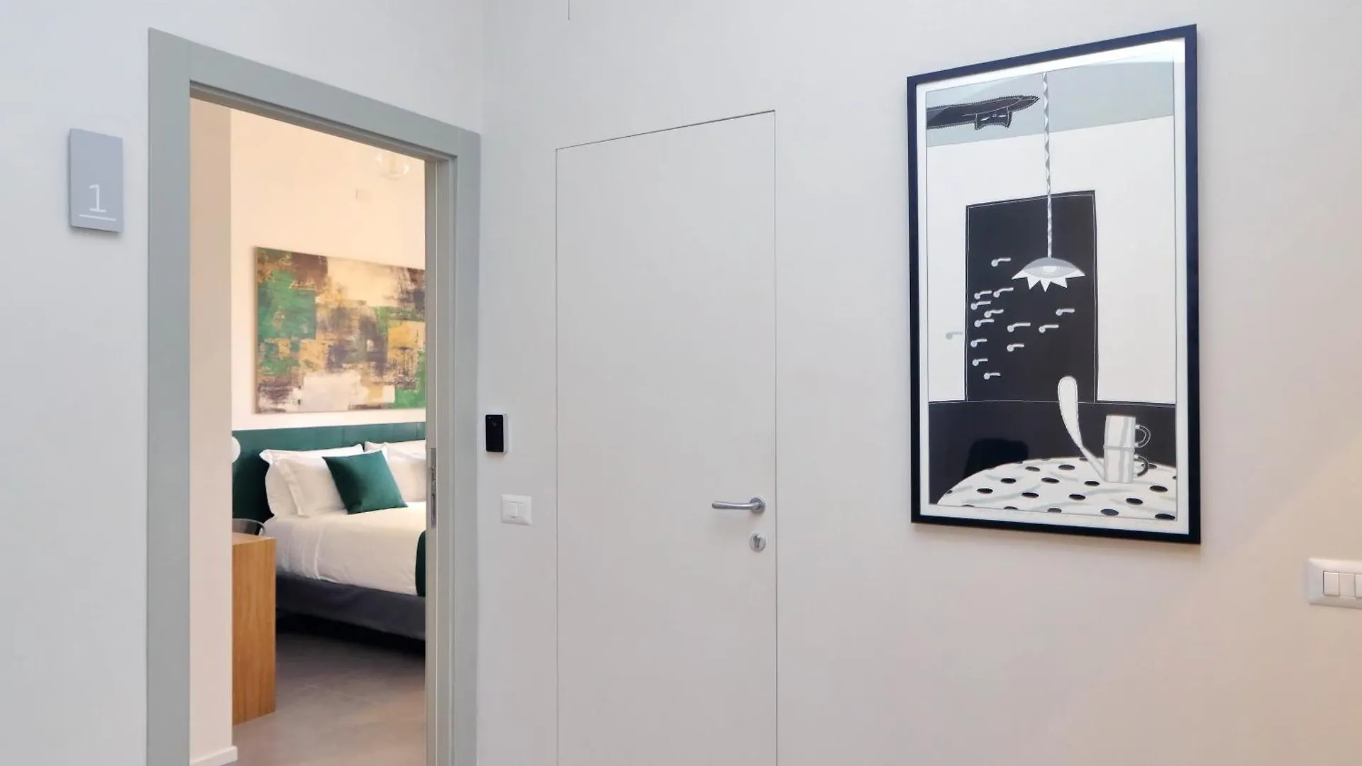 Ych-Montebello - Rooms Roma 0*,  Italia