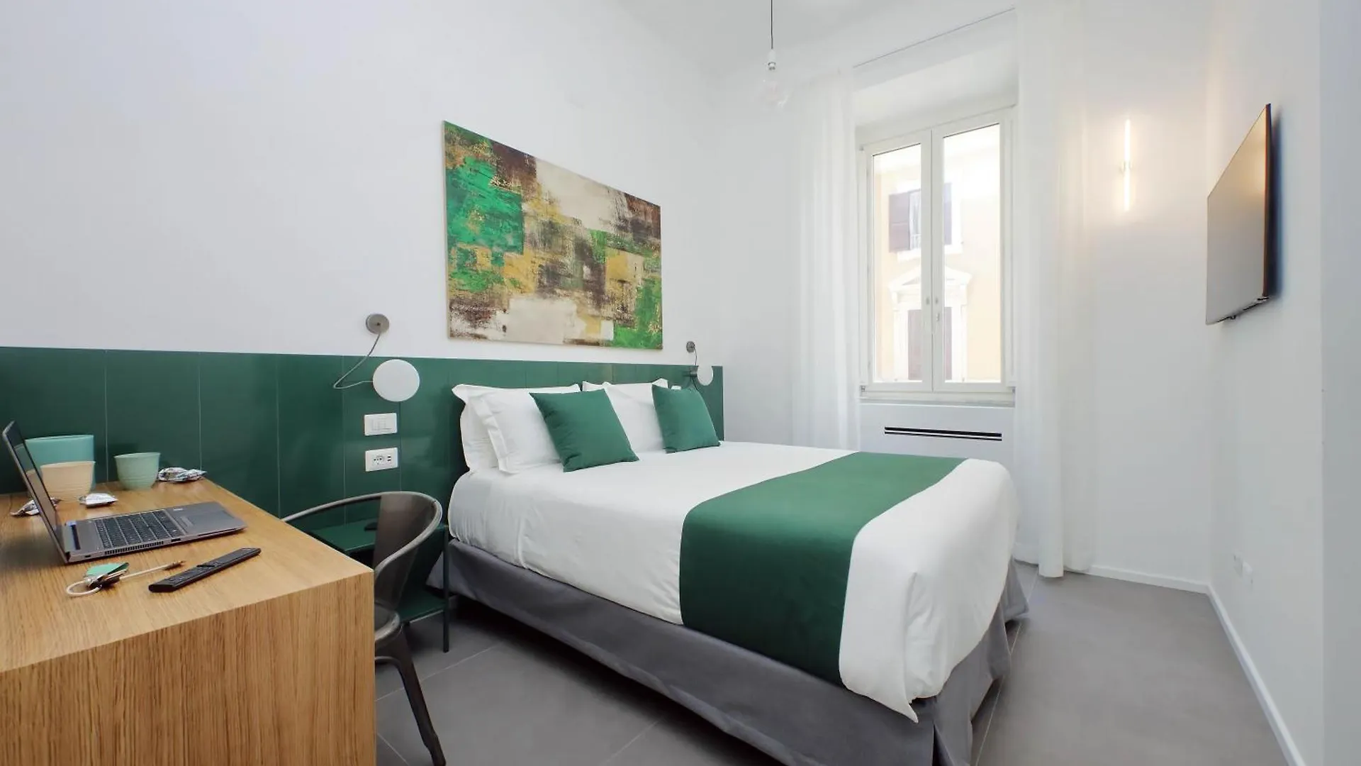 Ych-Montebello - Rooms Roma 0*,  Italia