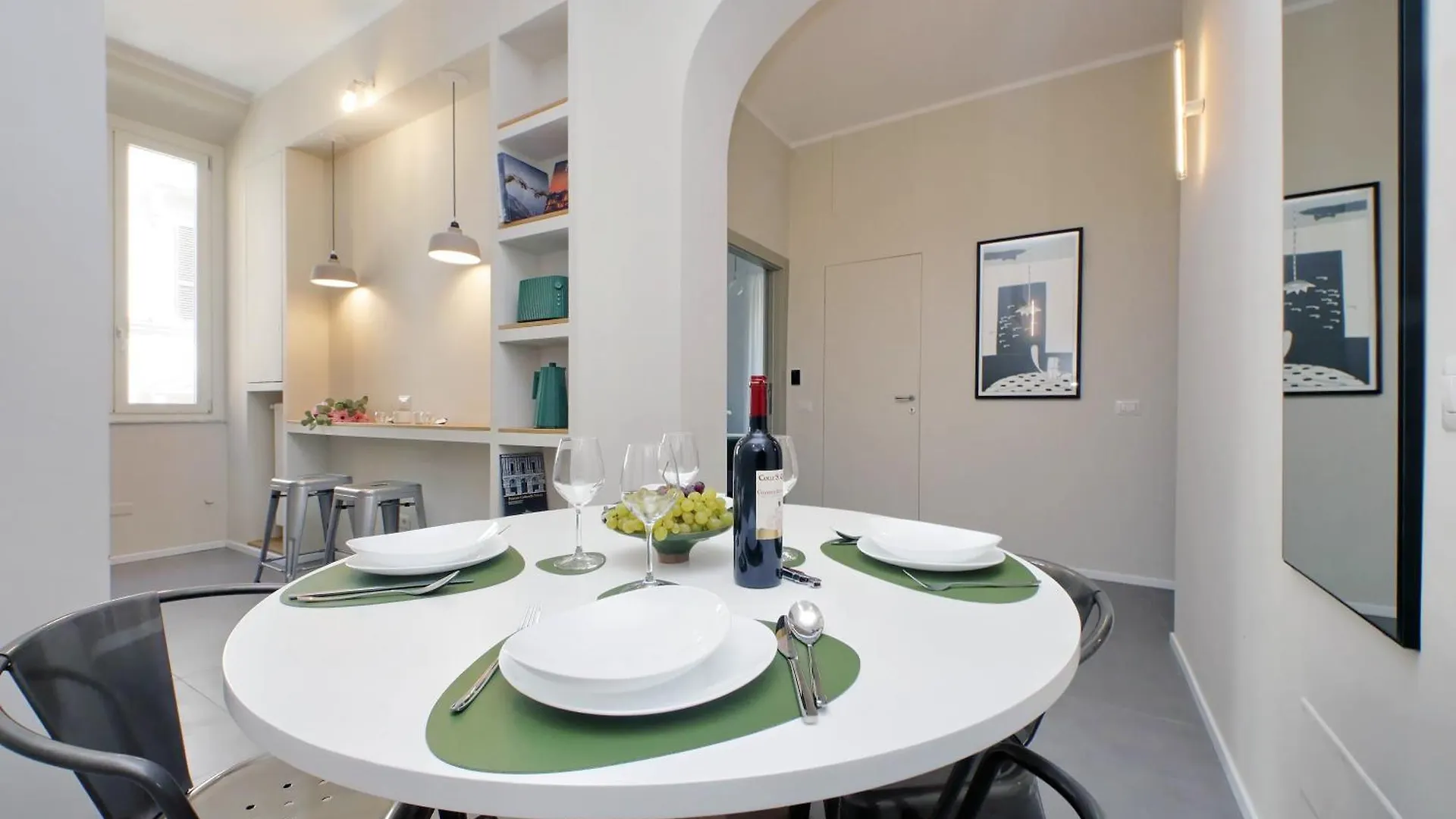 Ych-Montebello - Rooms Roma 0*,  Italia